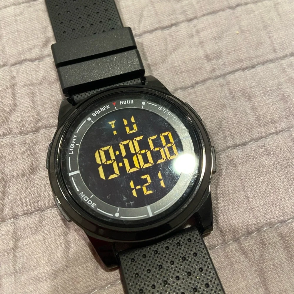 GOLDEN HOUR Ultra-Thin Digital Sports Watch